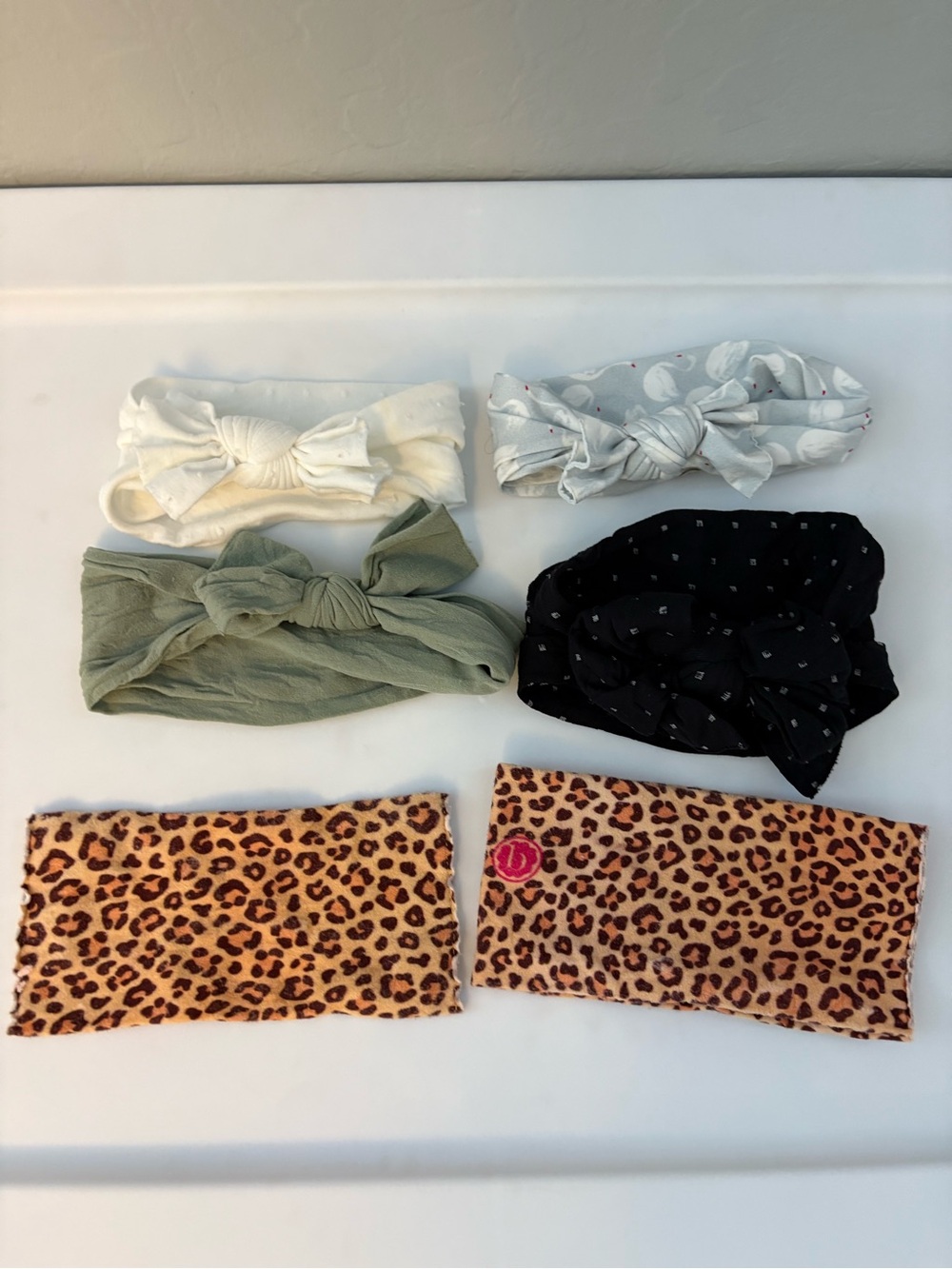 Baby bling bows bundle of 5 wraps black white green swan leopard